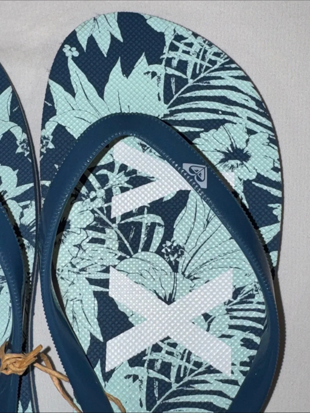Roxy Starfish V Tropical Floral Flip Flops Blue Women’s 7 NWOT